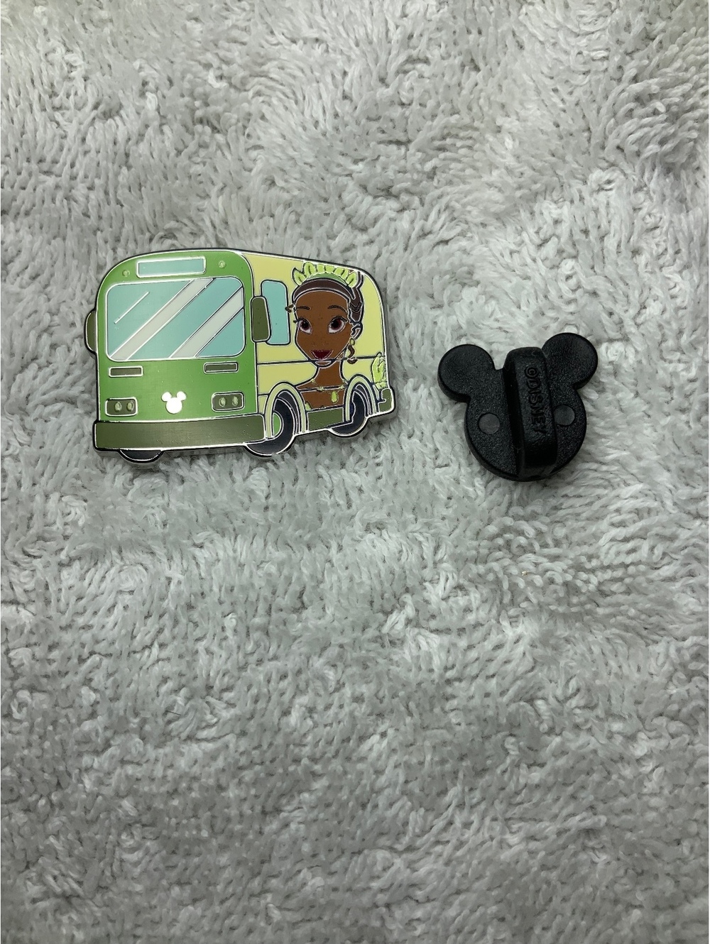 Disney Hidden Mickey Tiana Bus Pin